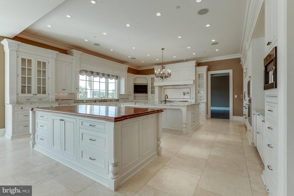 ESTATES @ CREIGHTON FARM - Residential