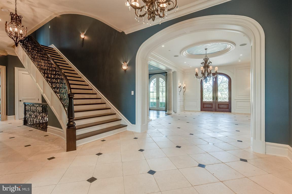 ESTATES @ CREIGHTON FARM - Residential