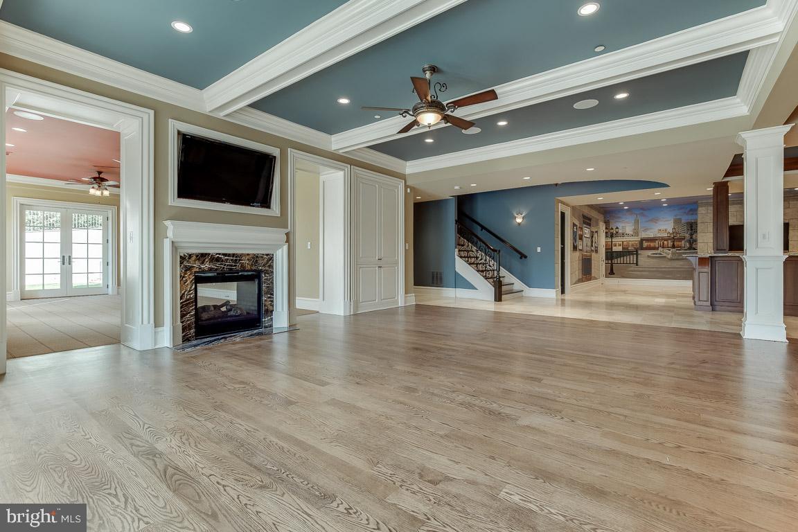 ESTATES @ CREIGHTON FARM - Residential