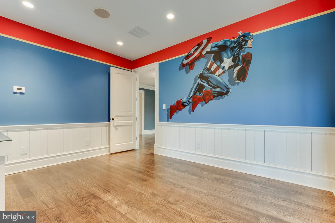 ESTATES @ CREIGHTON FARM - Residential