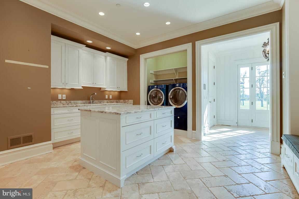 ESTATES @ CREIGHTON FARM - Residential