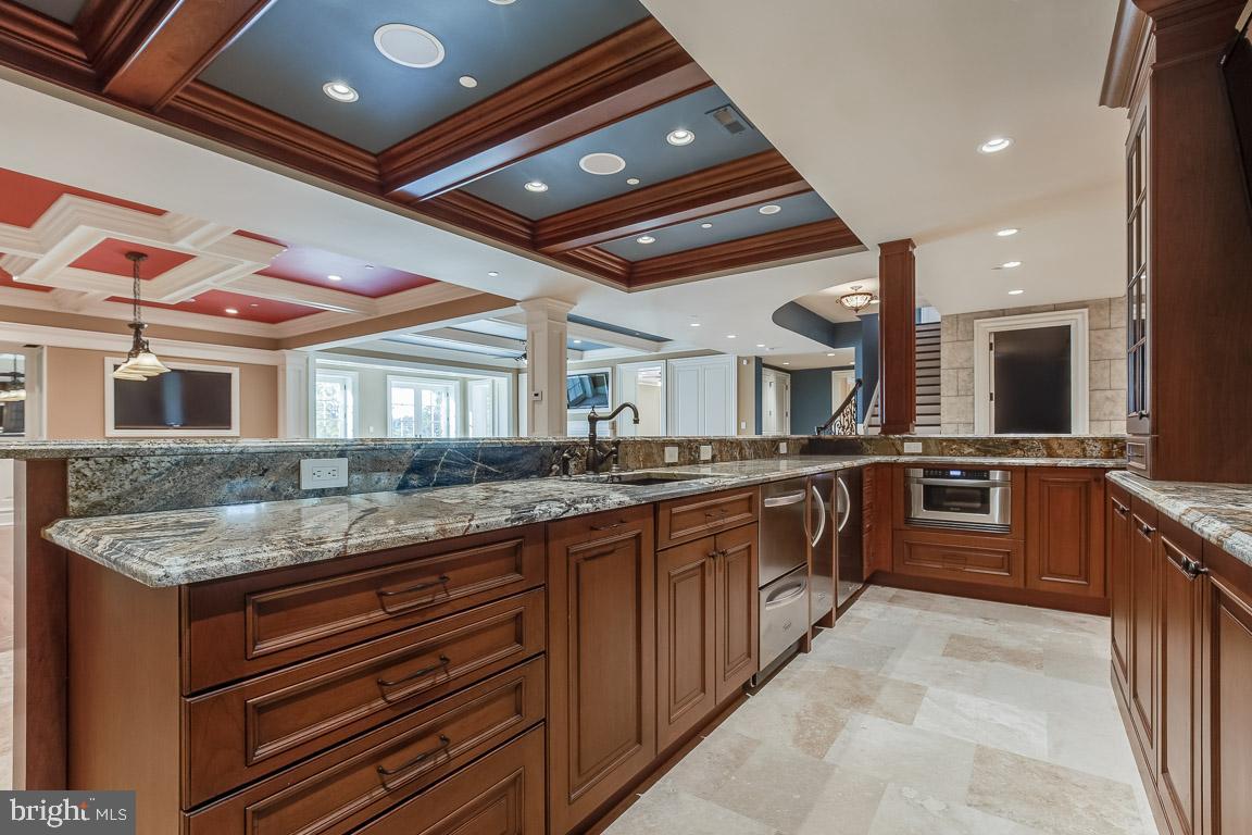 ESTATES @ CREIGHTON FARM - Residential