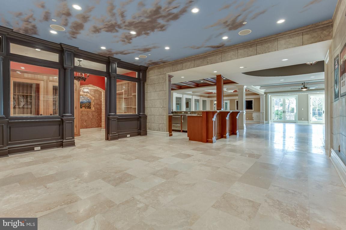 ESTATES @ CREIGHTON FARM - Residential