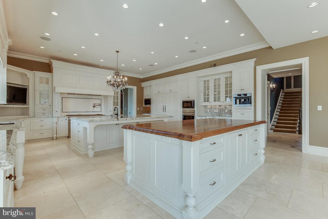 ESTATES @ CREIGHTON FARM - Residential