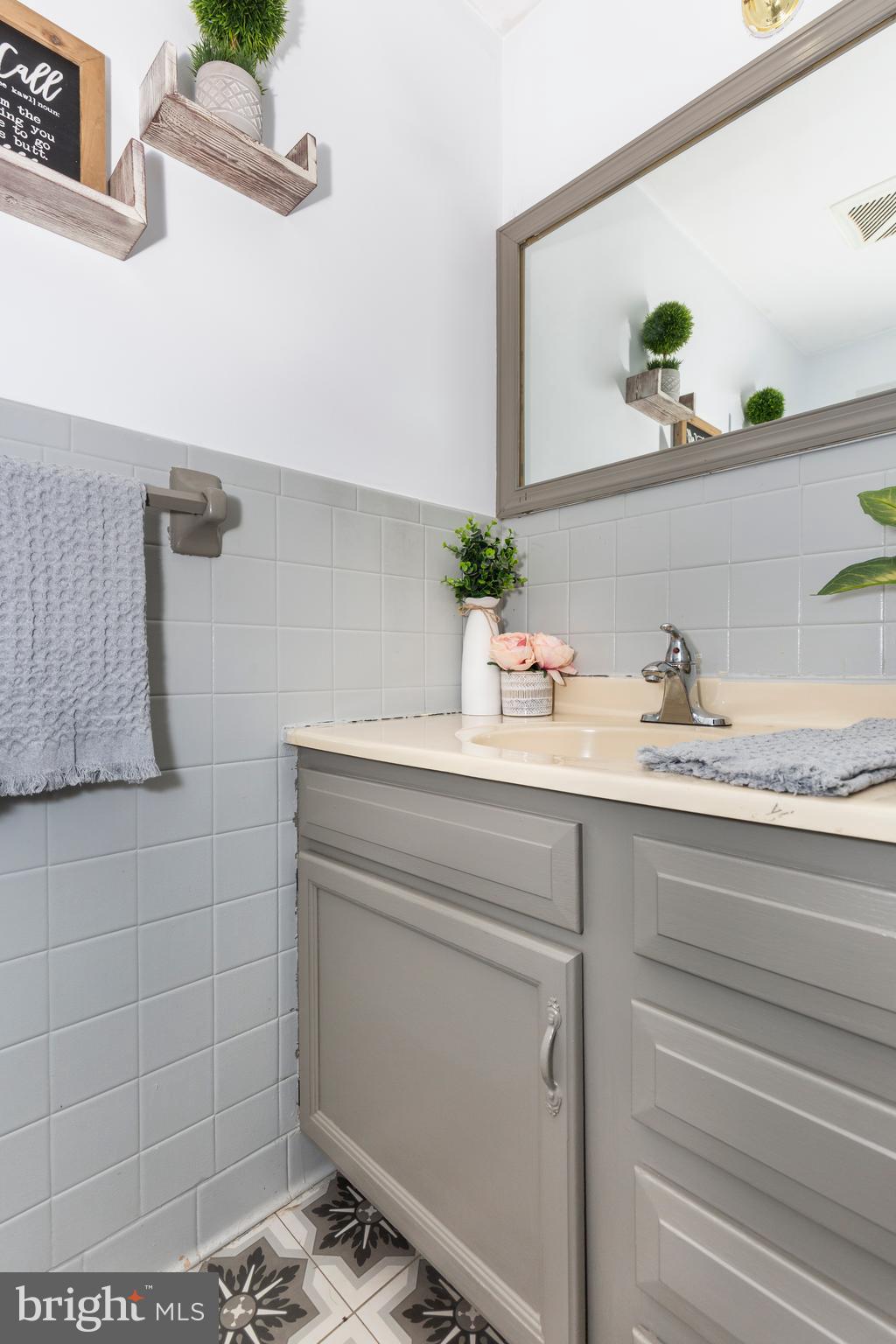 HAMPSTEAD - Residential