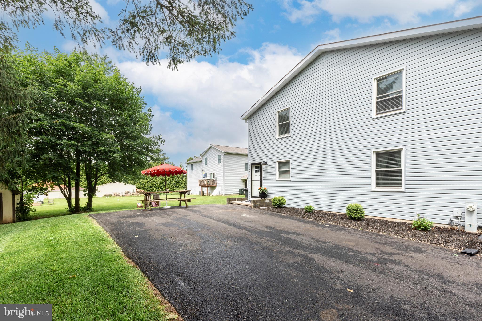 HAMPSTEAD - Residential