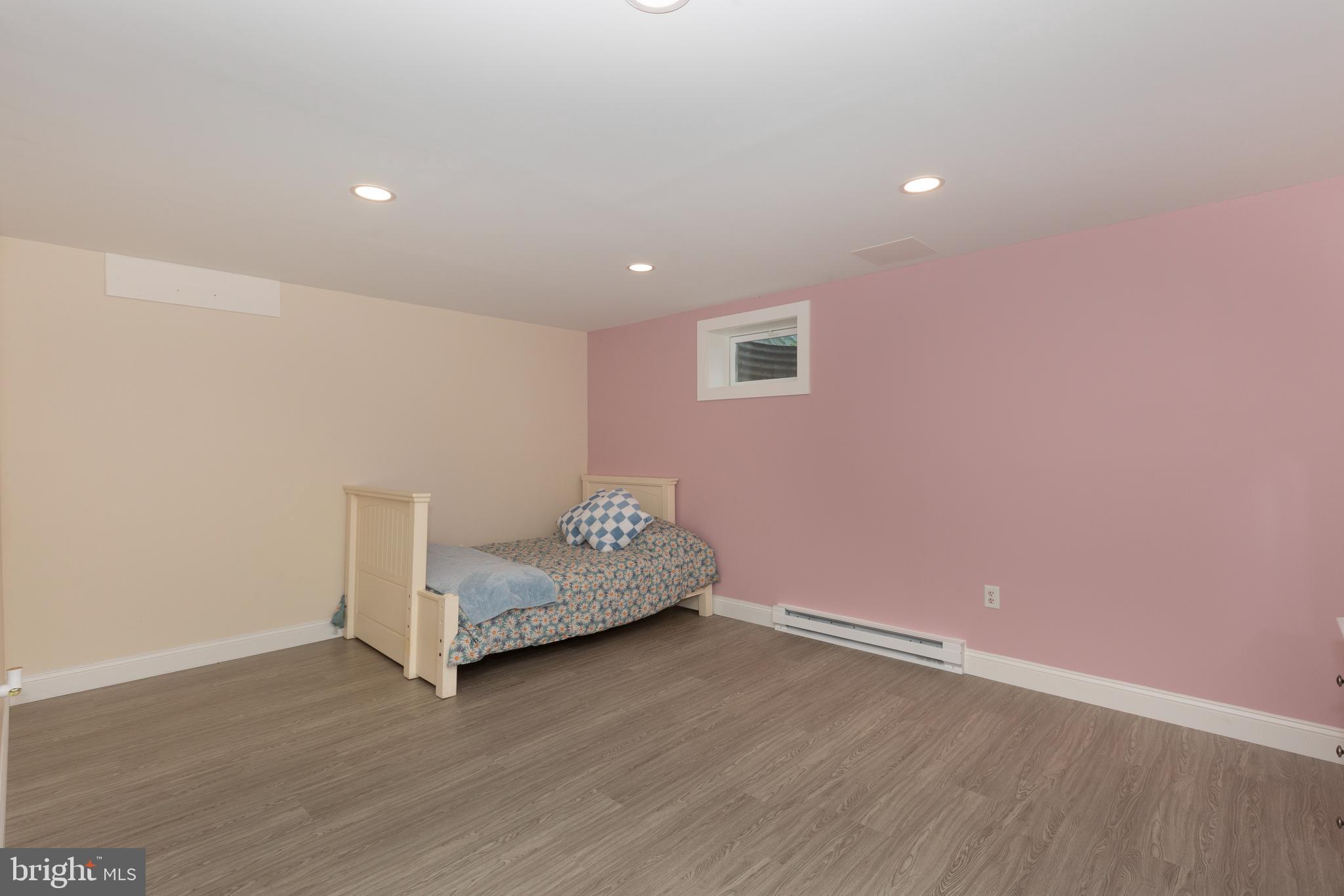 HAMPSTEAD - Residential