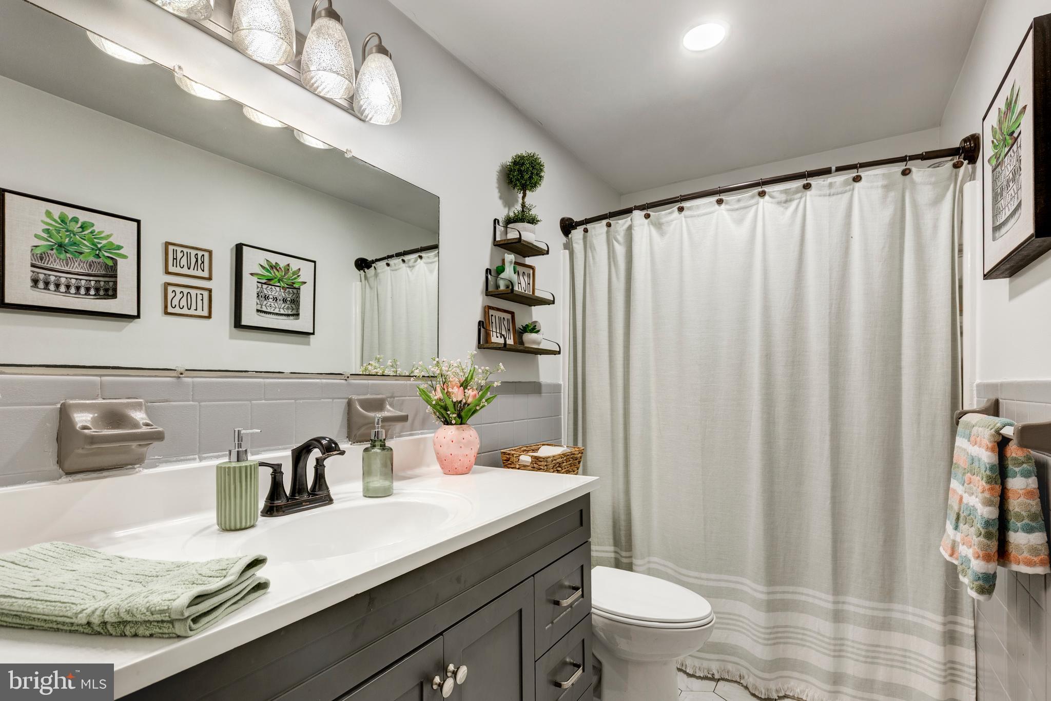 HAMPSTEAD - Residential