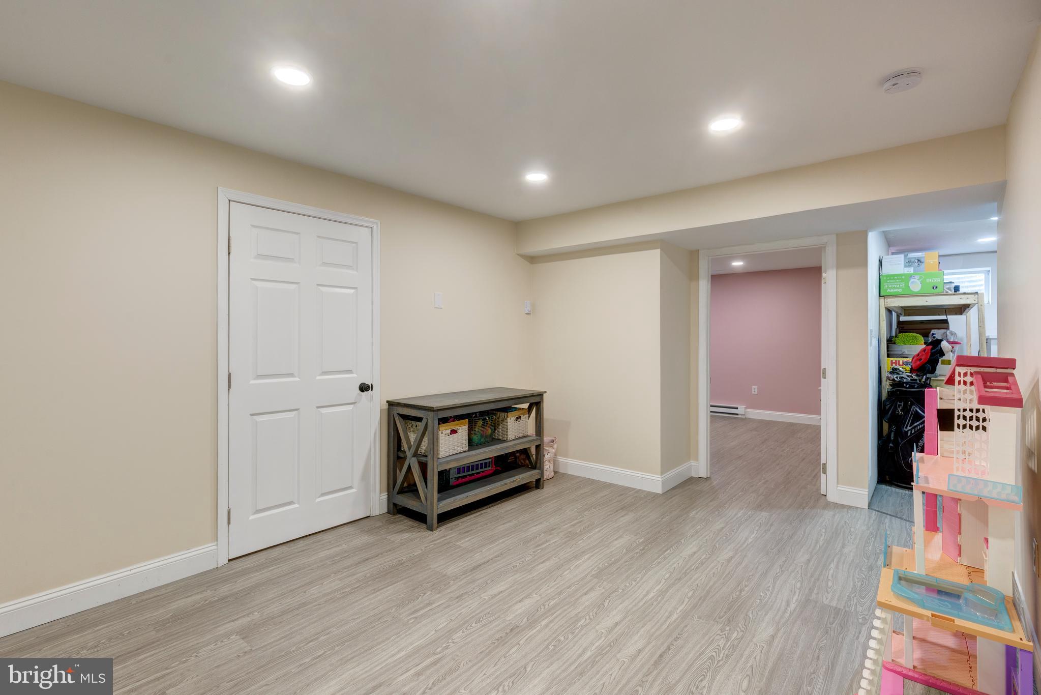 HAMPSTEAD - Residential