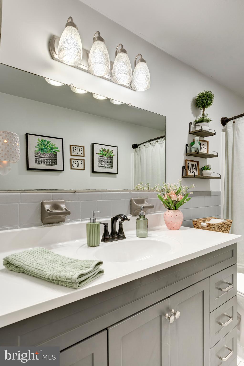 HAMPSTEAD - Residential