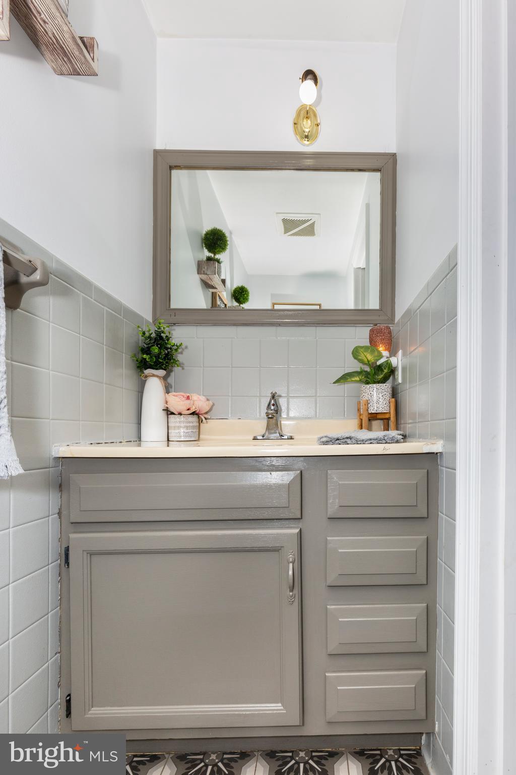 HAMPSTEAD - Residential