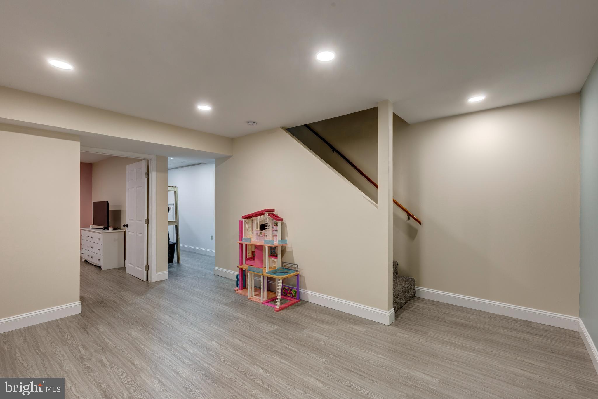 HAMPSTEAD - Residential