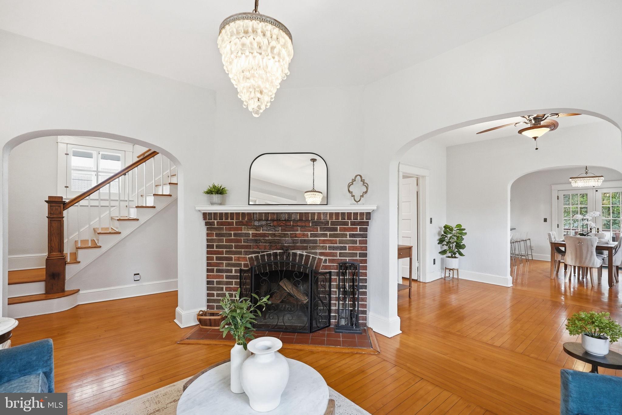 MAYWOOD - Residential