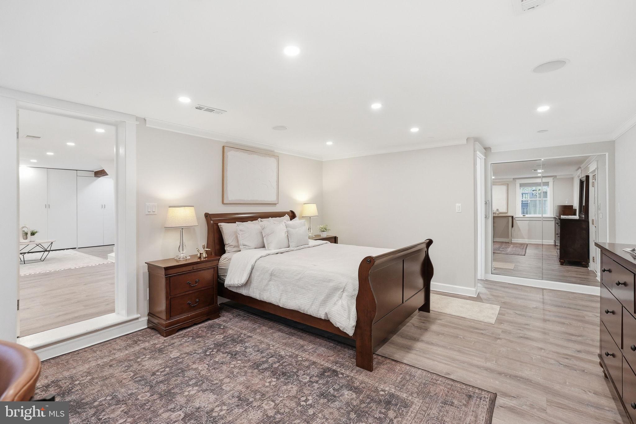 MAYWOOD - Residential