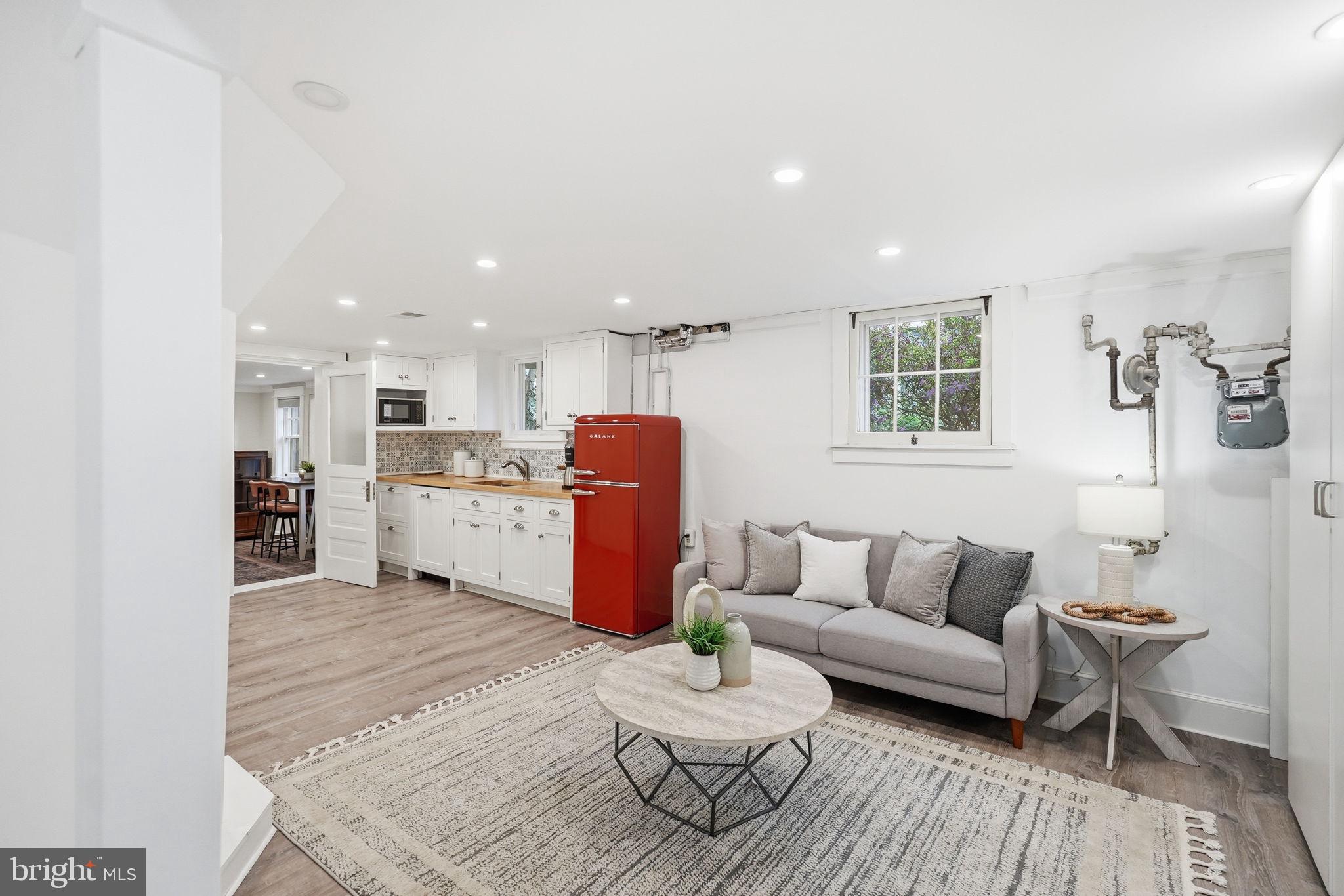 MAYWOOD - Residential