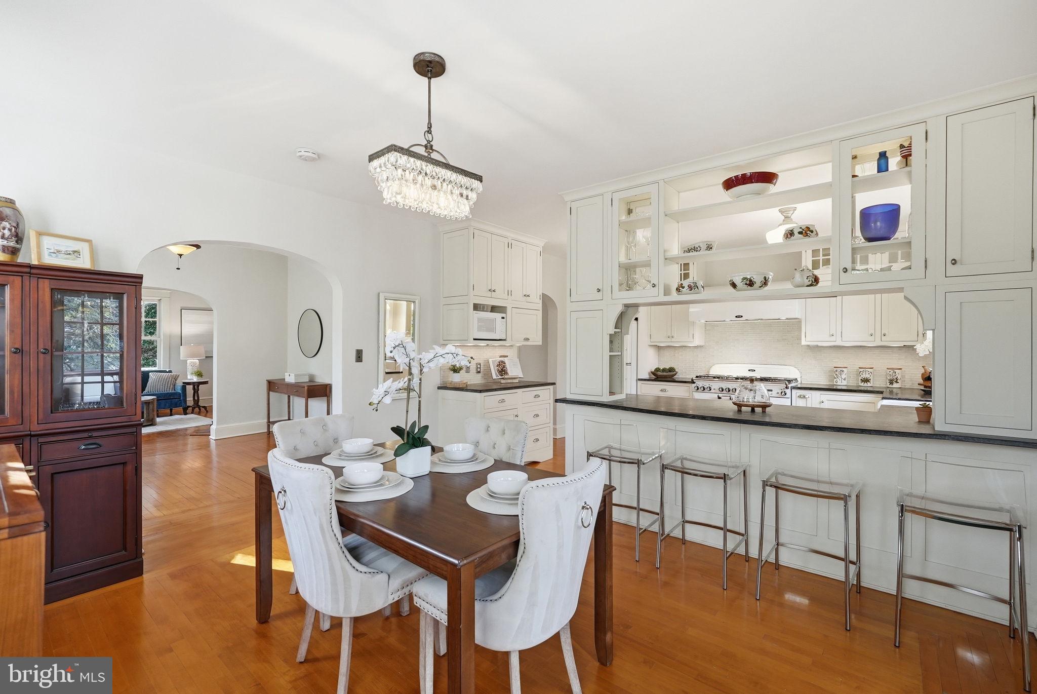 MAYWOOD - Residential