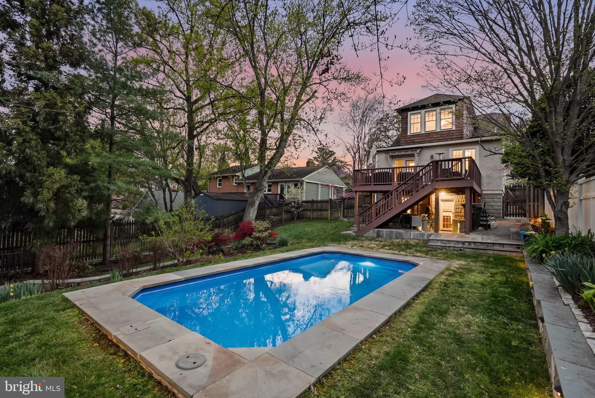 MAYWOOD - Residential
