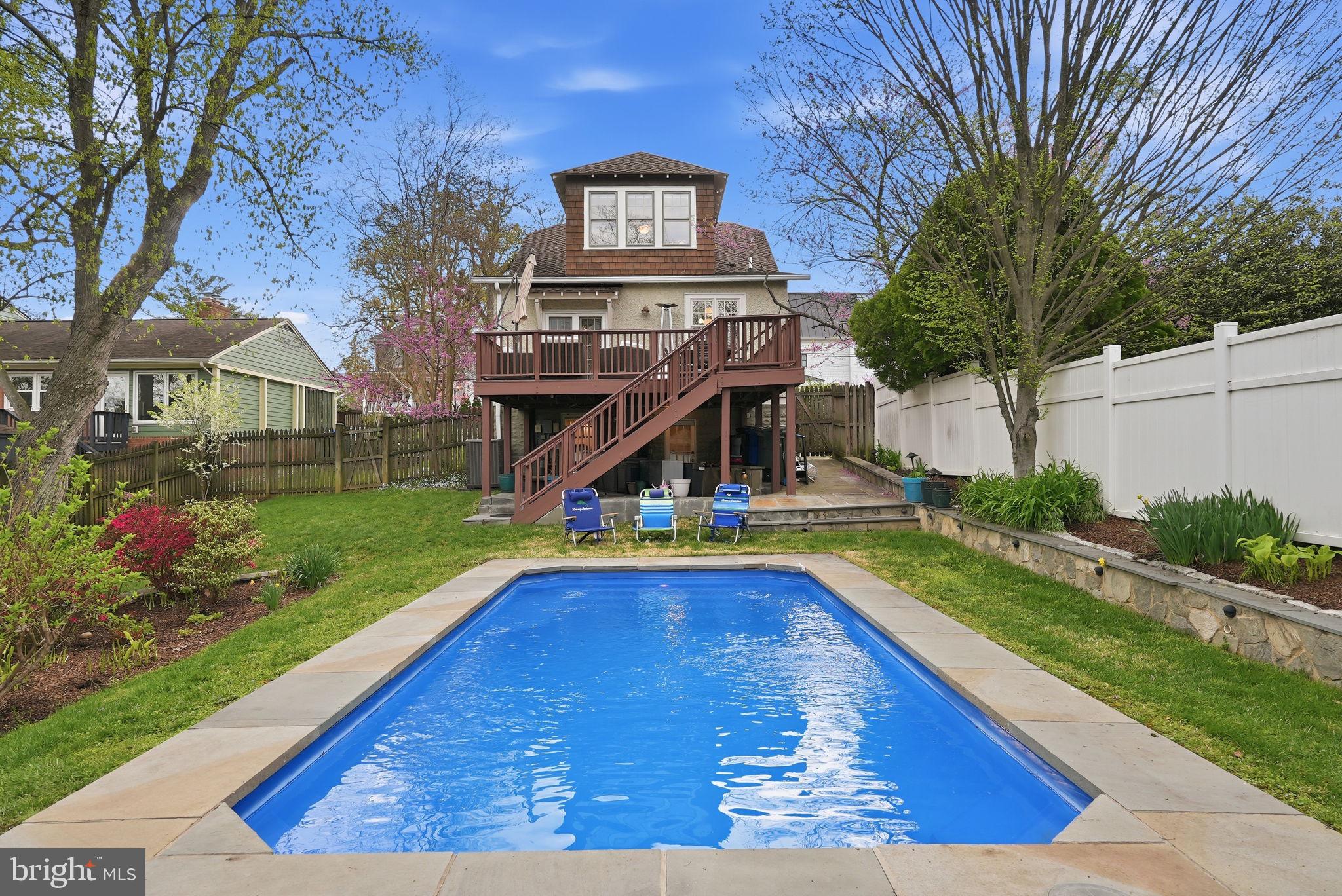 MAYWOOD - Residential