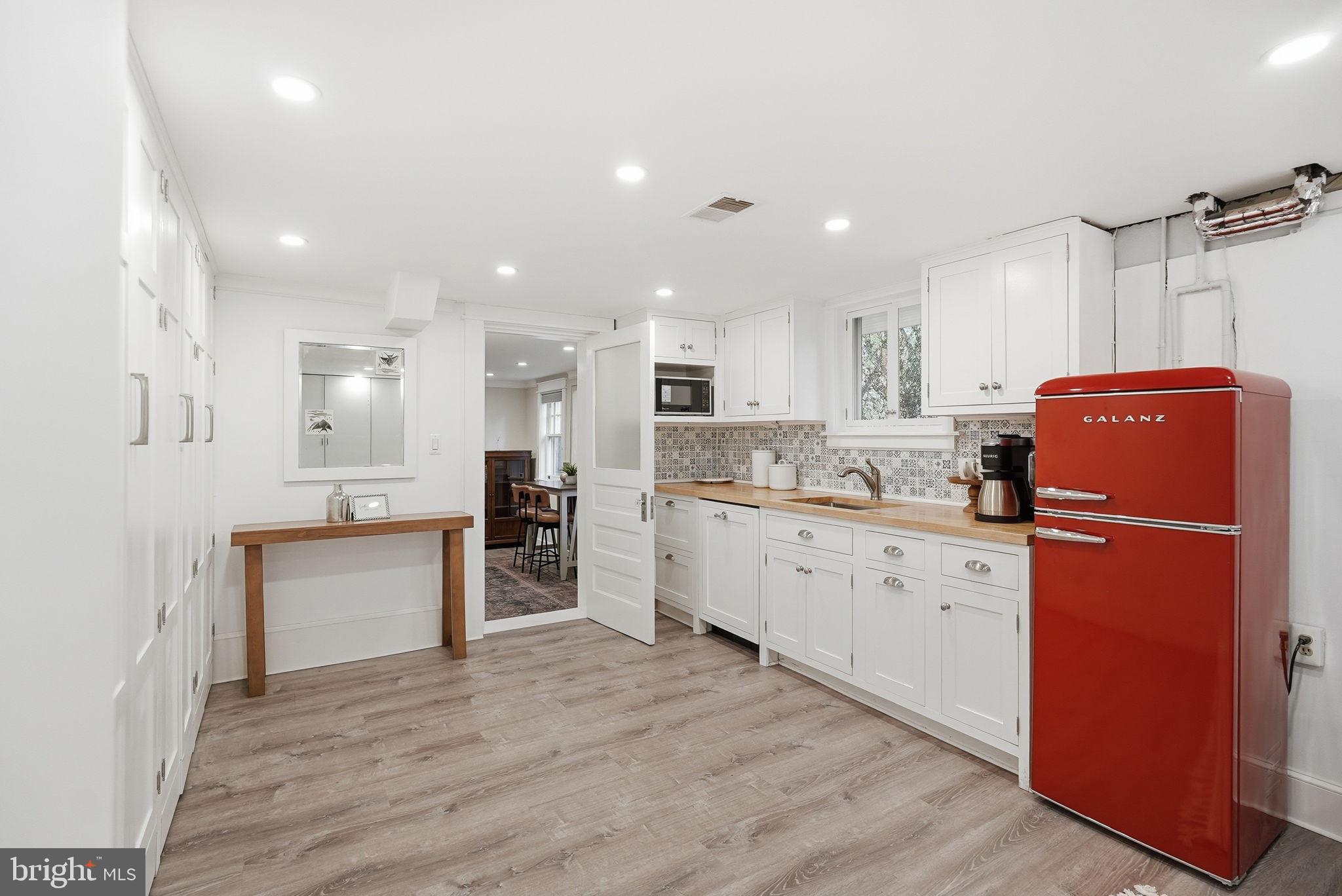 MAYWOOD - Residential