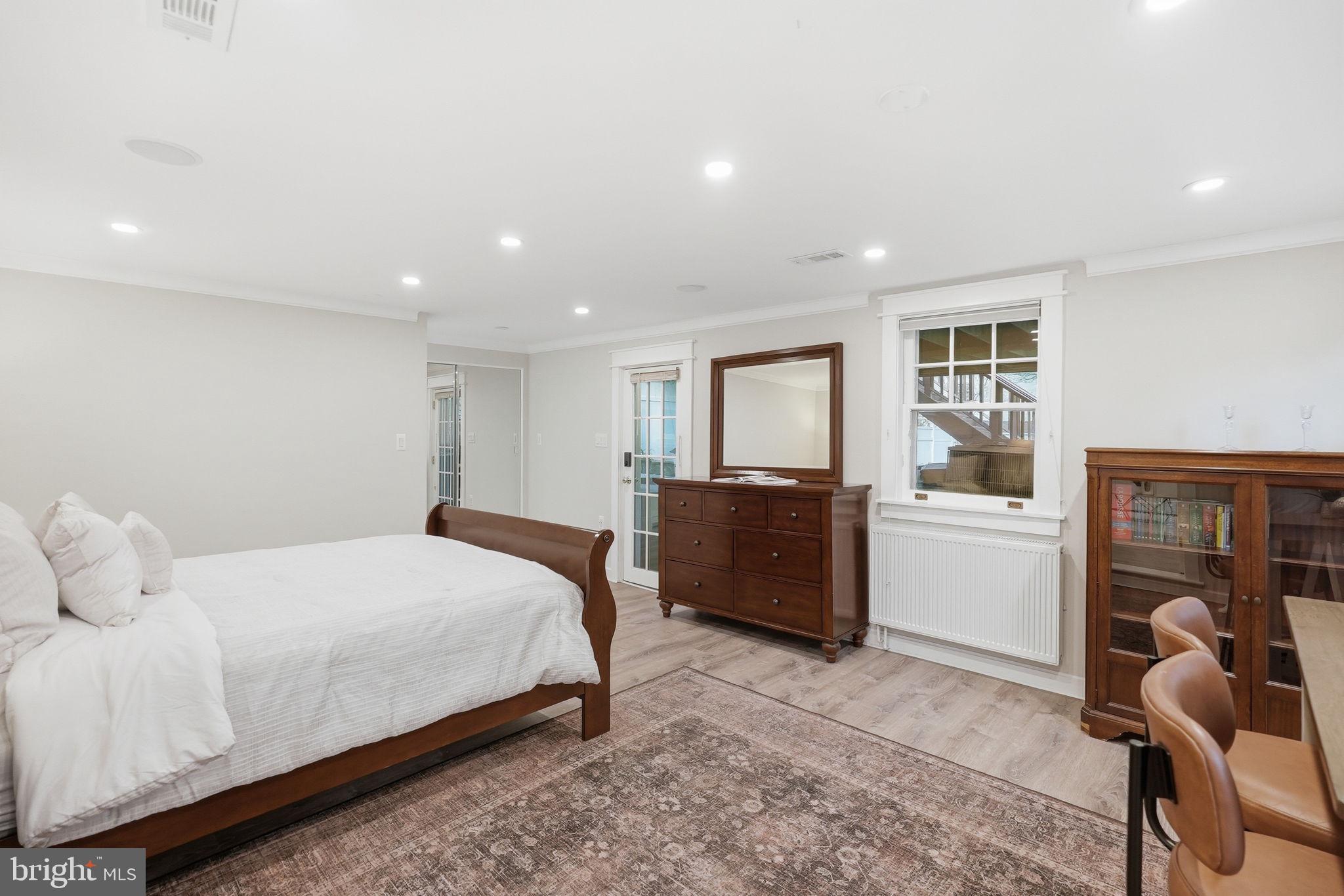 MAYWOOD - Residential