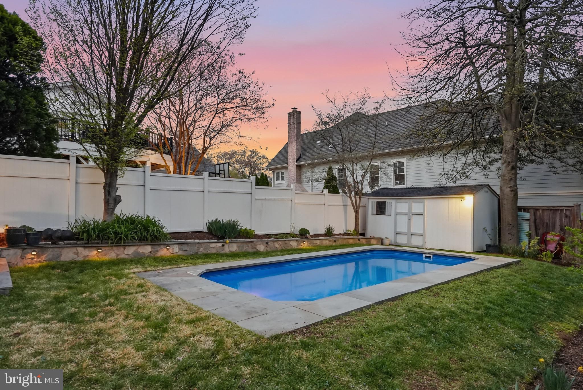 MAYWOOD - Residential