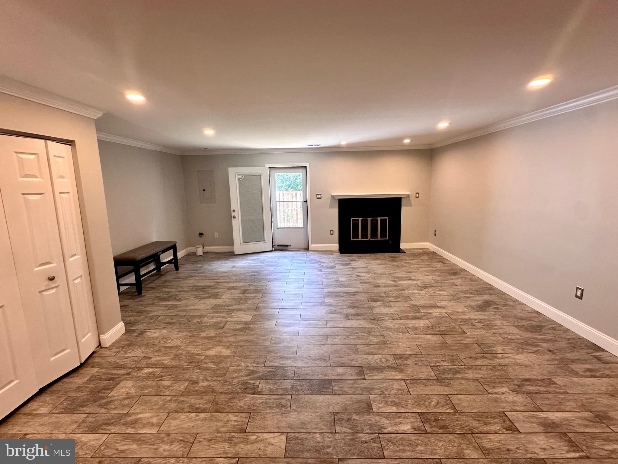 PORT O DUMFRIES - Residential Lease