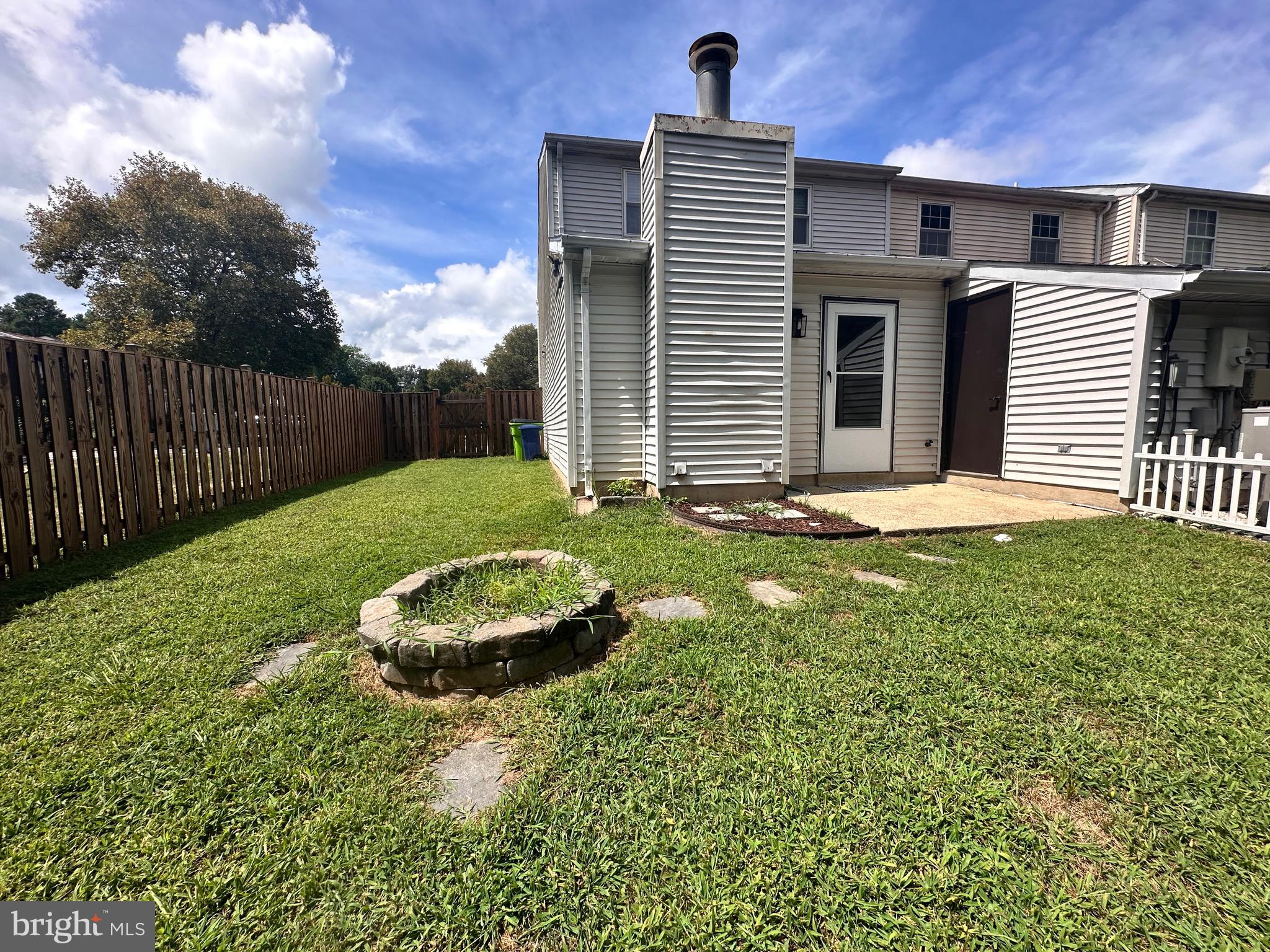 PORT O DUMFRIES - Residential Lease