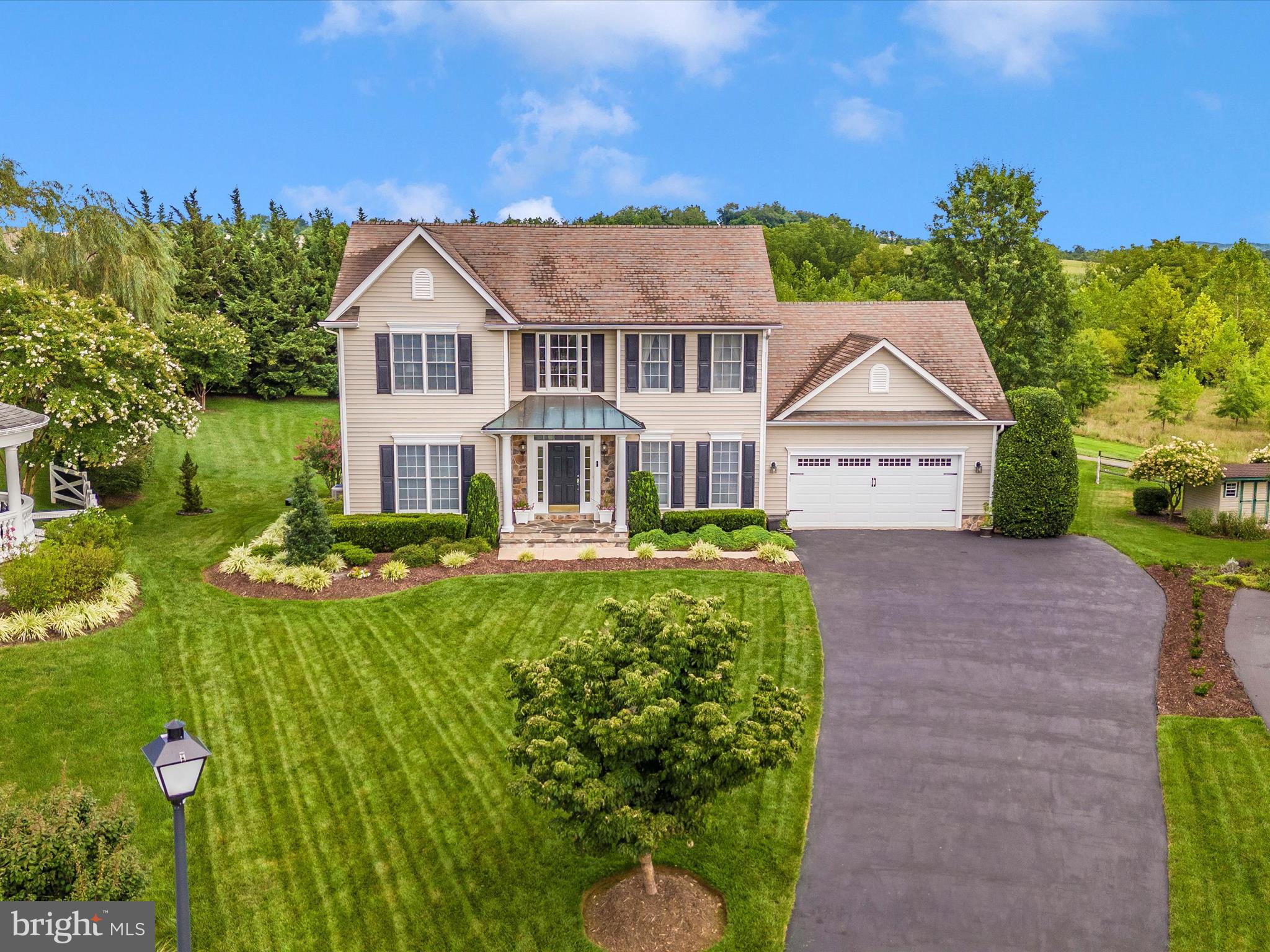 FOXFIELD AT MIDDLETOWN - Residential