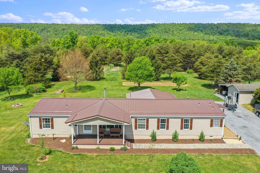 This meticulously maintained 4 Bed 2.5 Bath is a must see!! Nestled in the quiet area of Crumley’s Crossing, you're sure to find everything you are looking for!  Relax in the tranquility of your home while the deer roam on your 5.78 acre lot. If you are looking for the perfect location along with a well kept home; this is the one! When you walk through the door, you will instantly feel at home with the spacious living room to greet you. Nice sized rooms and closet space throughout! Call for more info today!