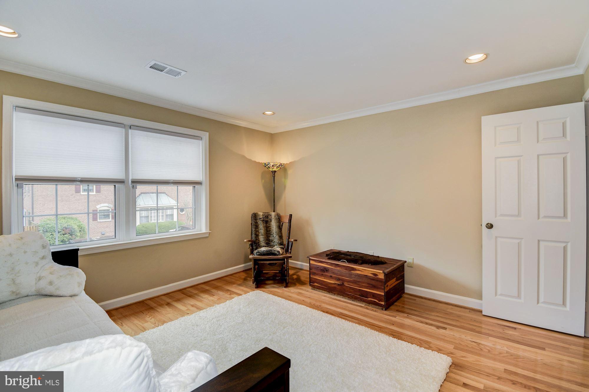 LANDMARK MEWS - Residential