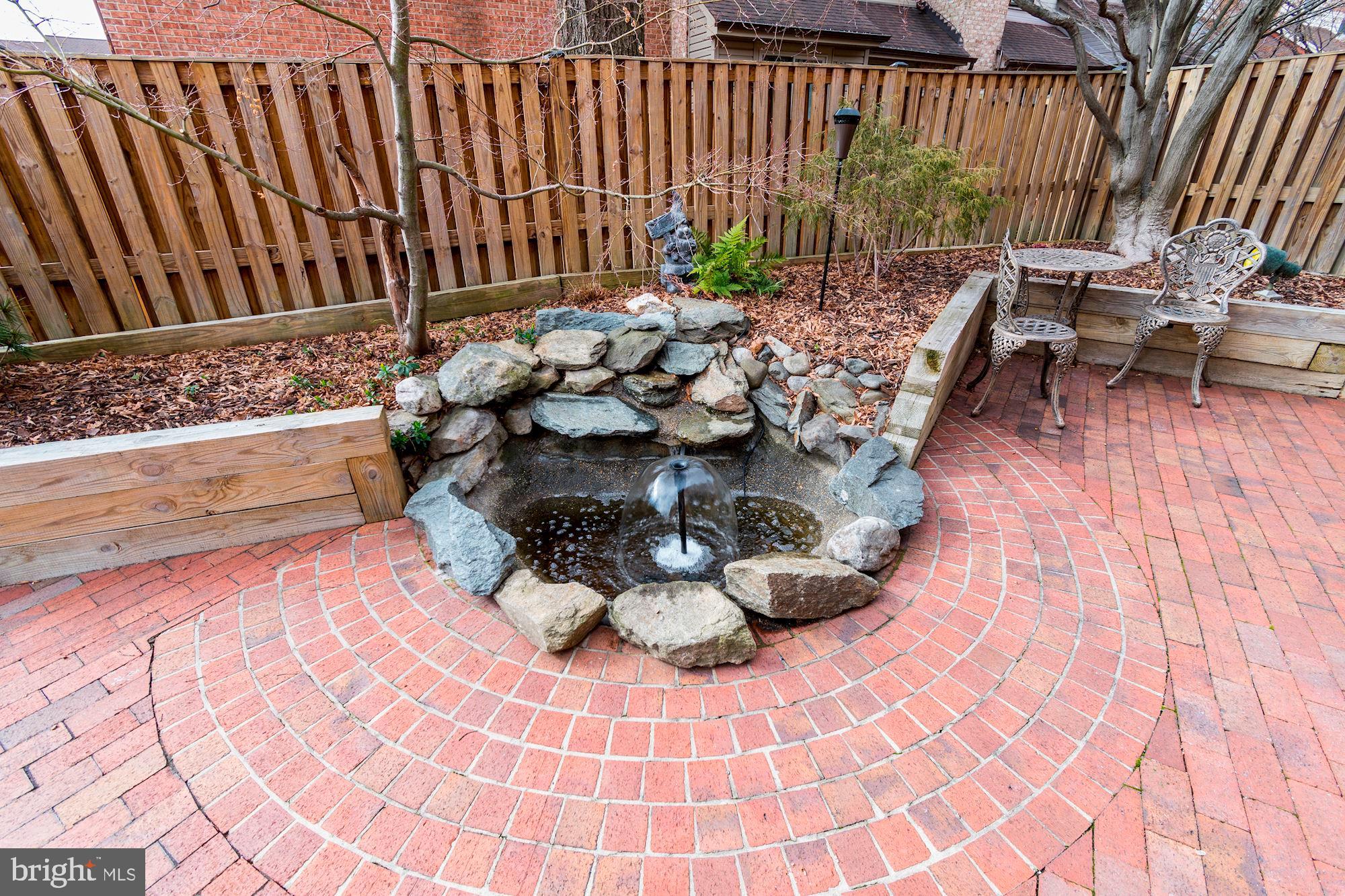 LANDMARK MEWS - Residential