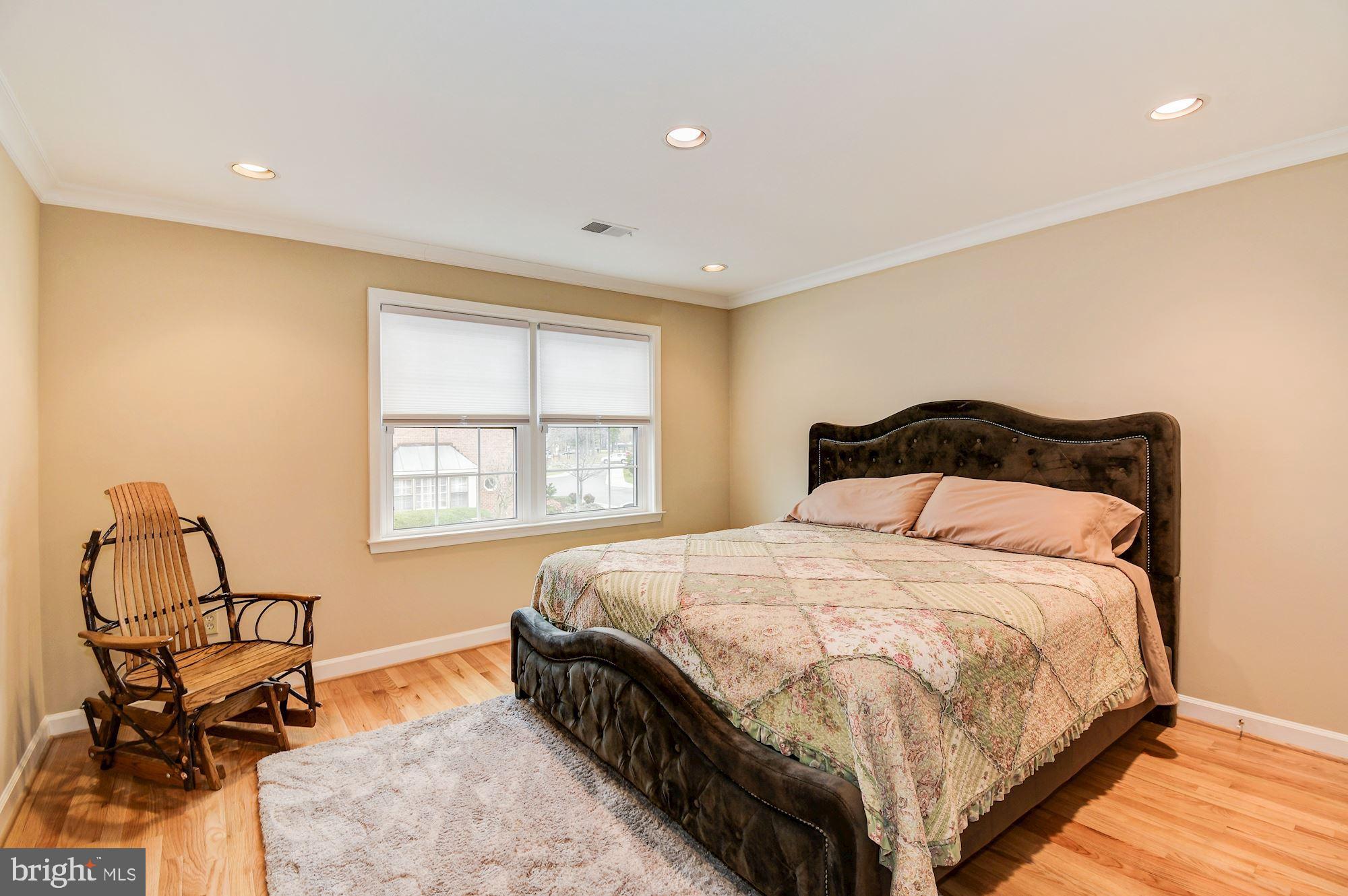 LANDMARK MEWS - Residential