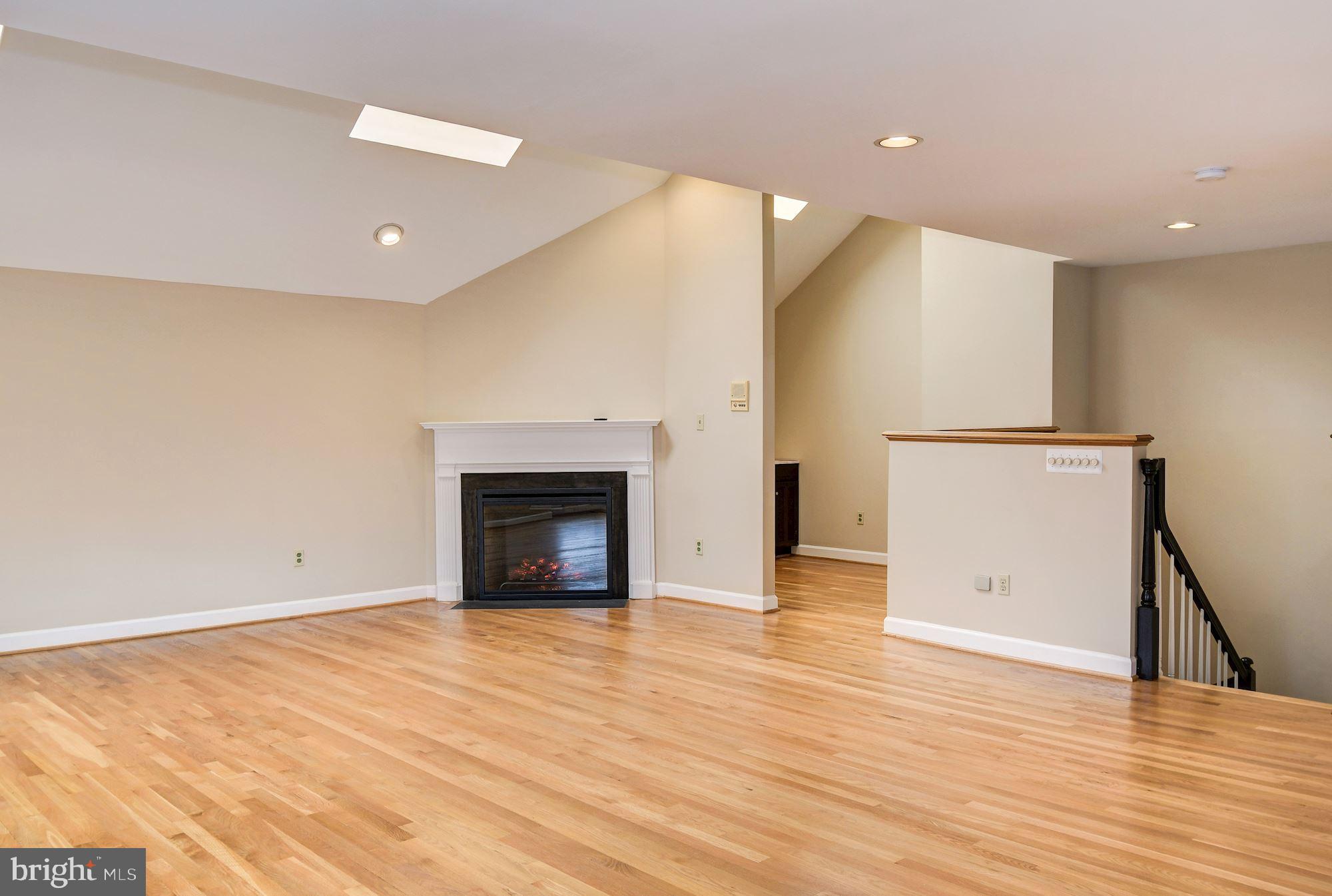 LANDMARK MEWS - Residential