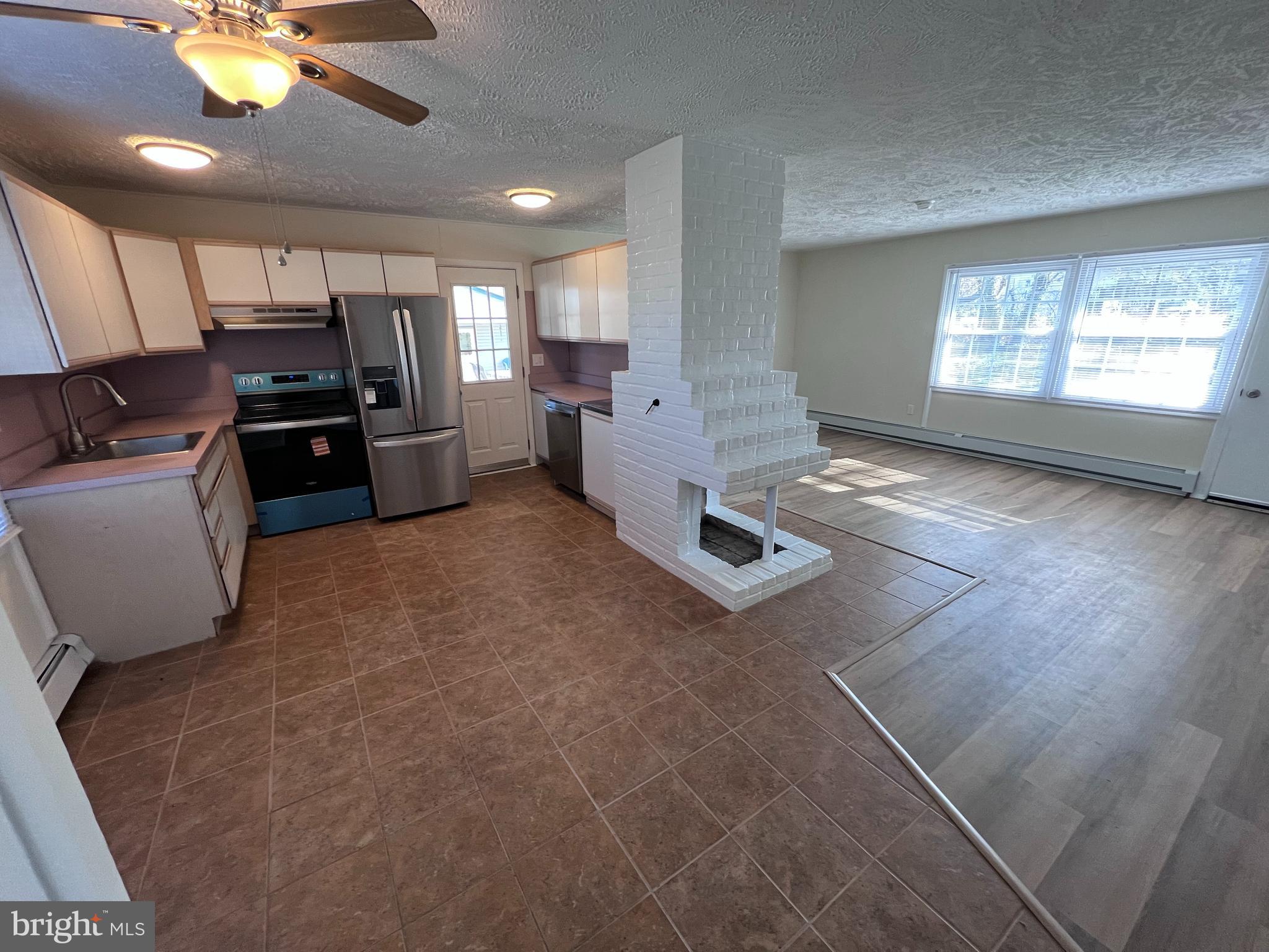 LEVITTOWN - Residential