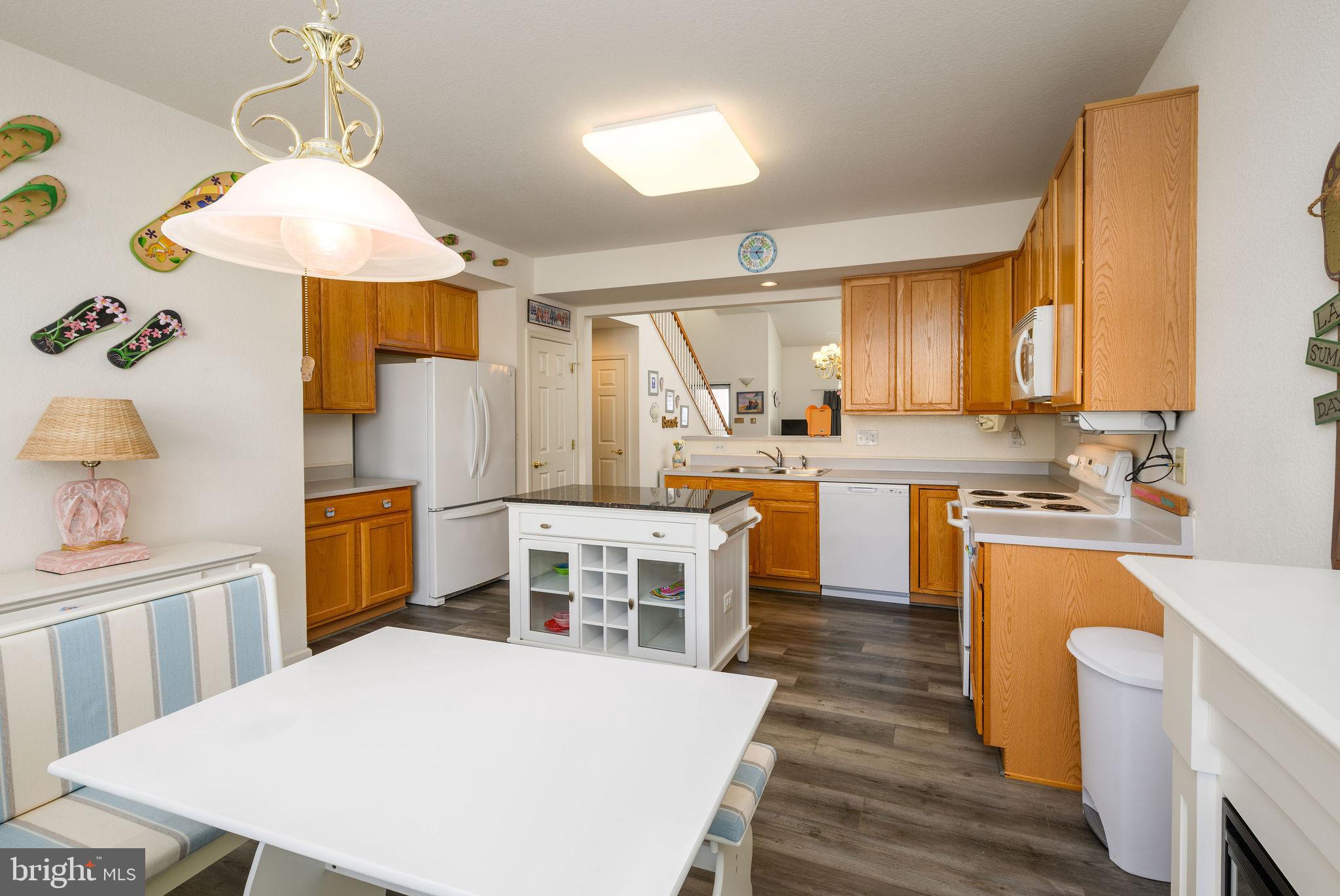 CREEKSIDE - Residential