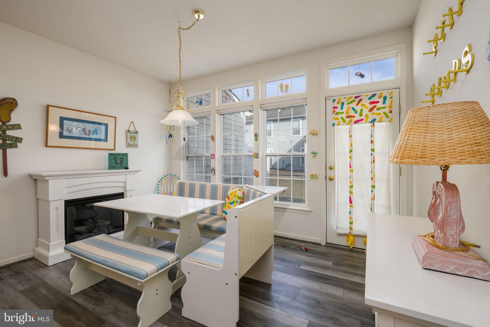 CREEKSIDE - Residential