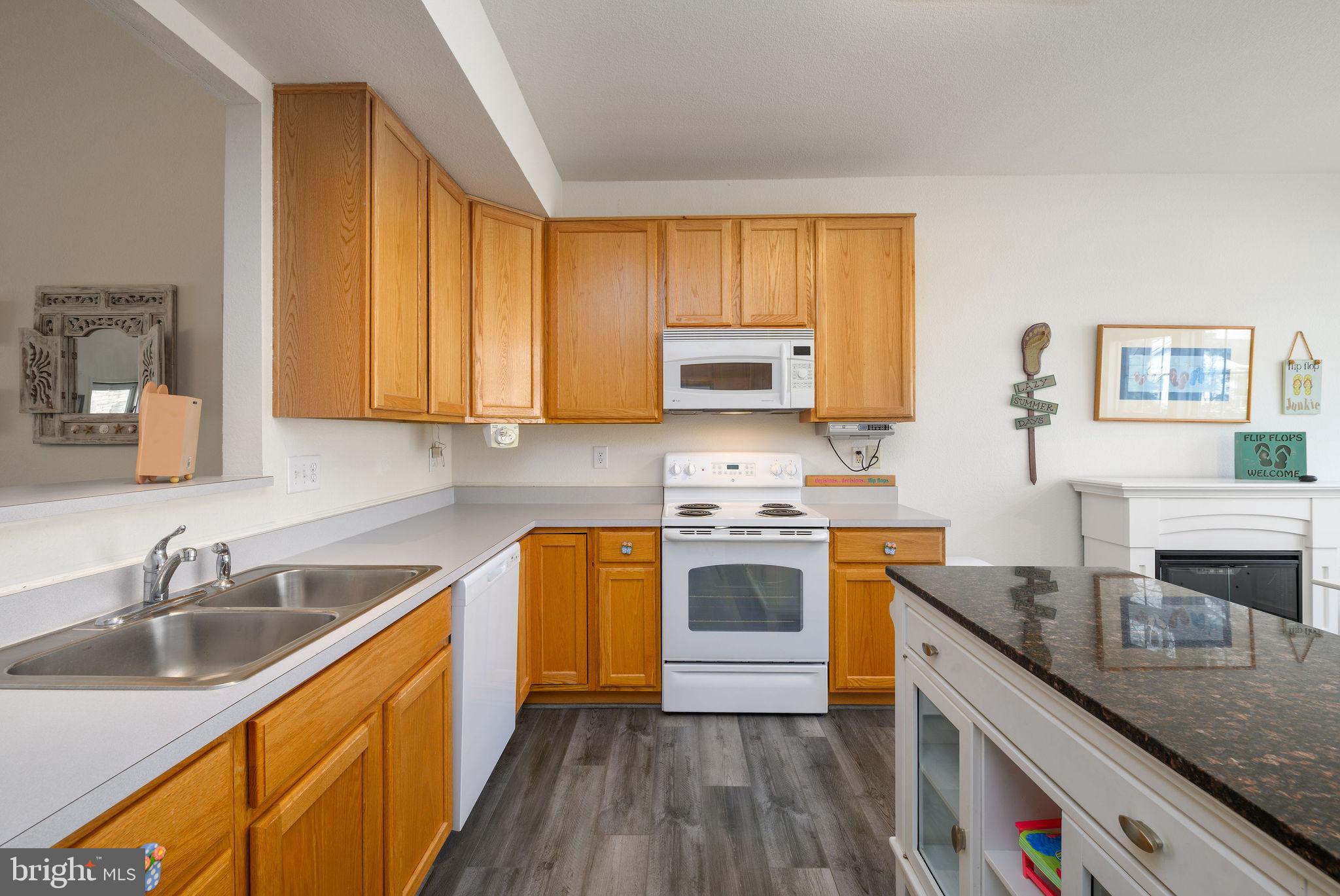 CREEKSIDE - Residential