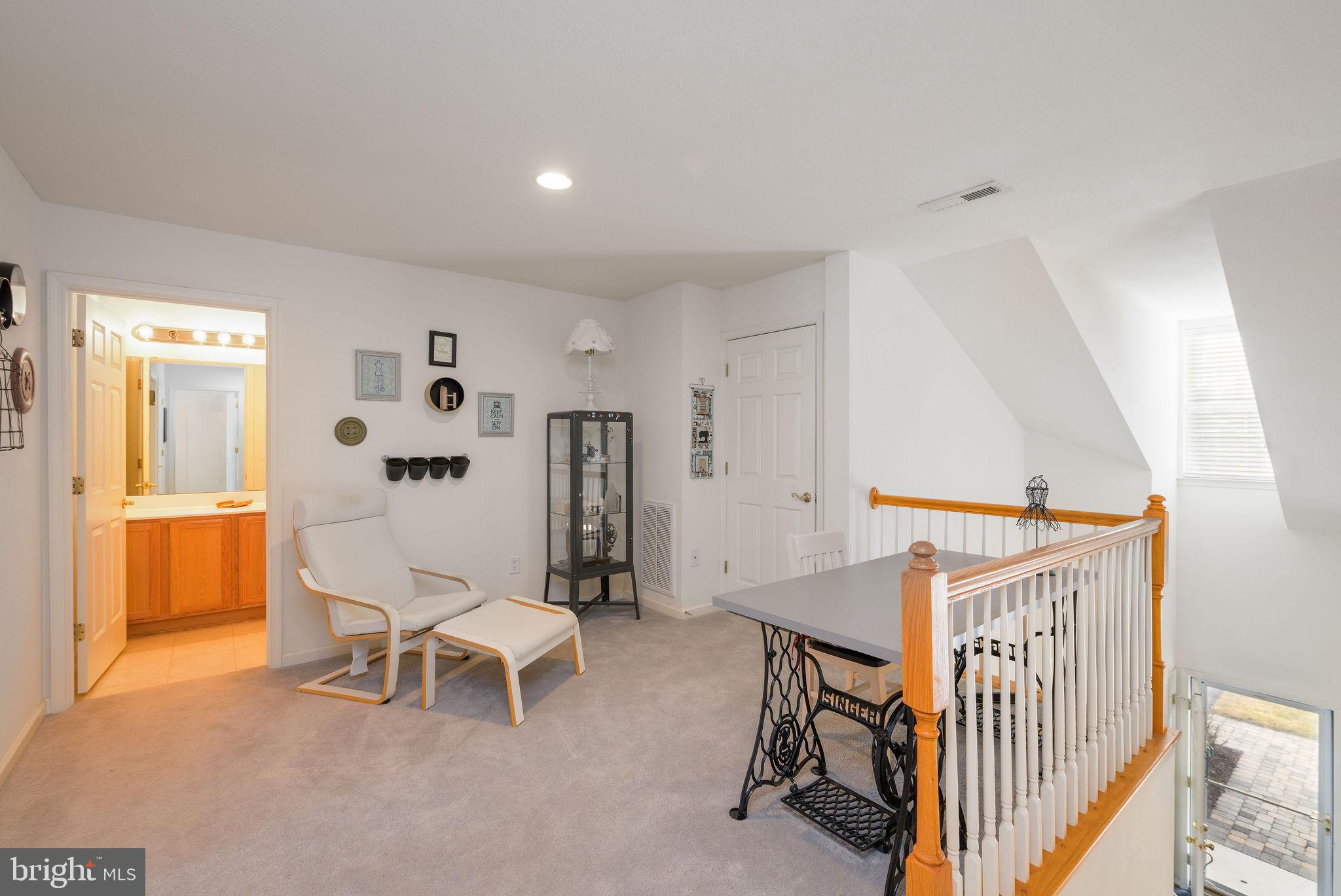 CREEKSIDE - Residential