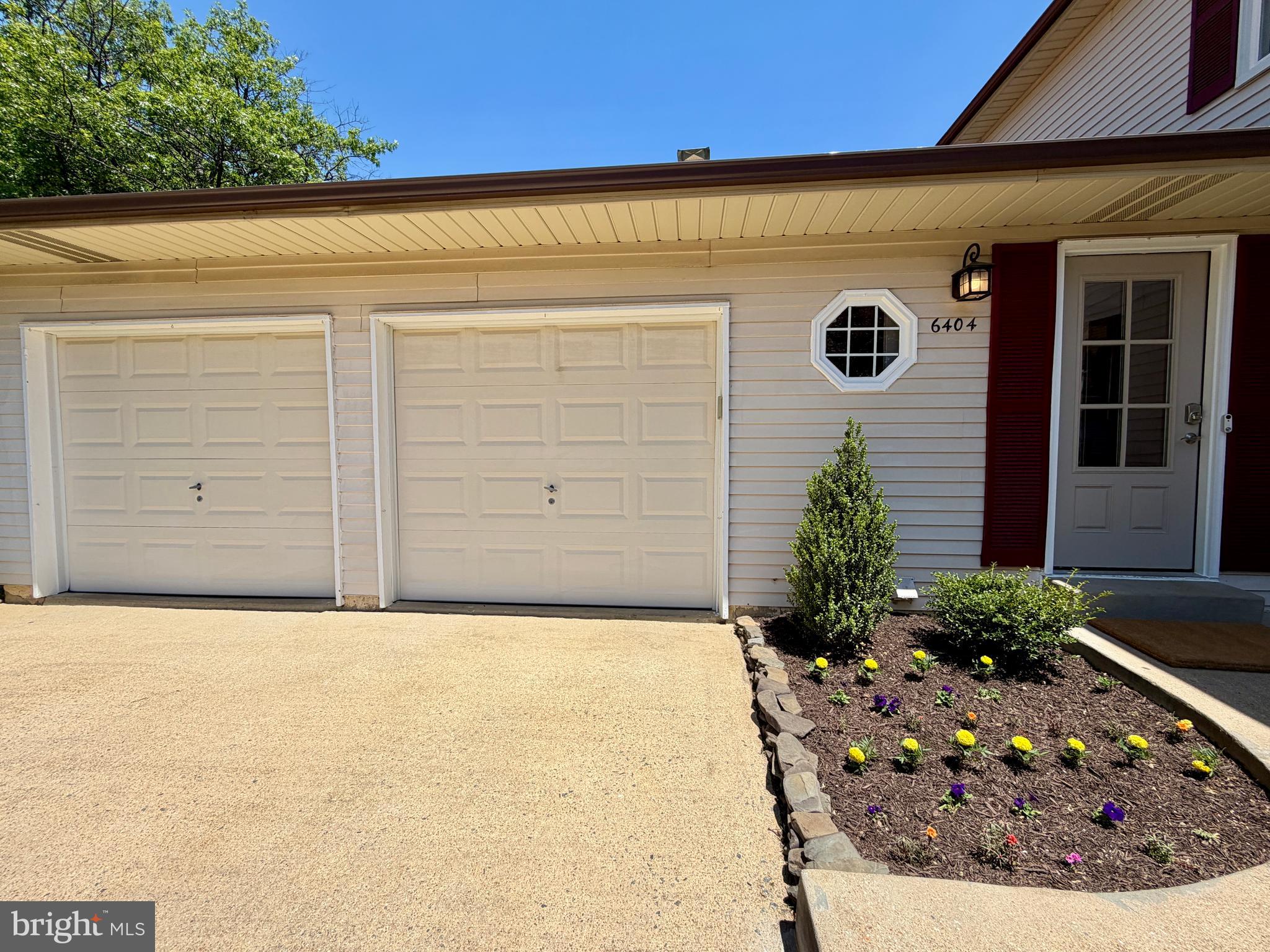 6404 KINGS LANDING ROAD