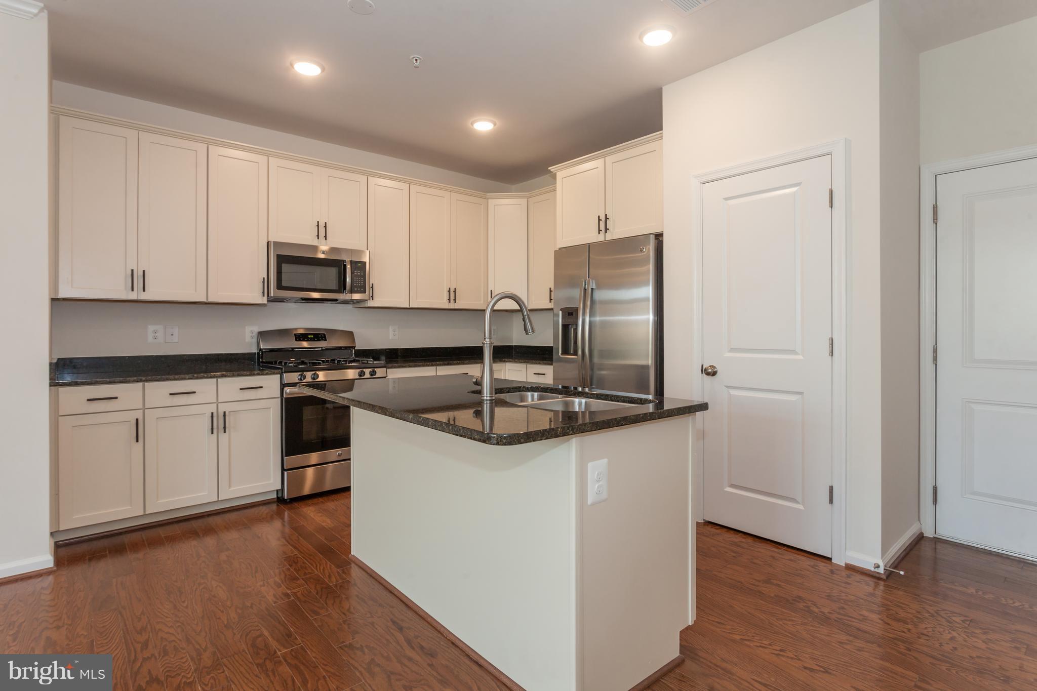 LOFTS AT VILLAGE WALK - Residential Lease