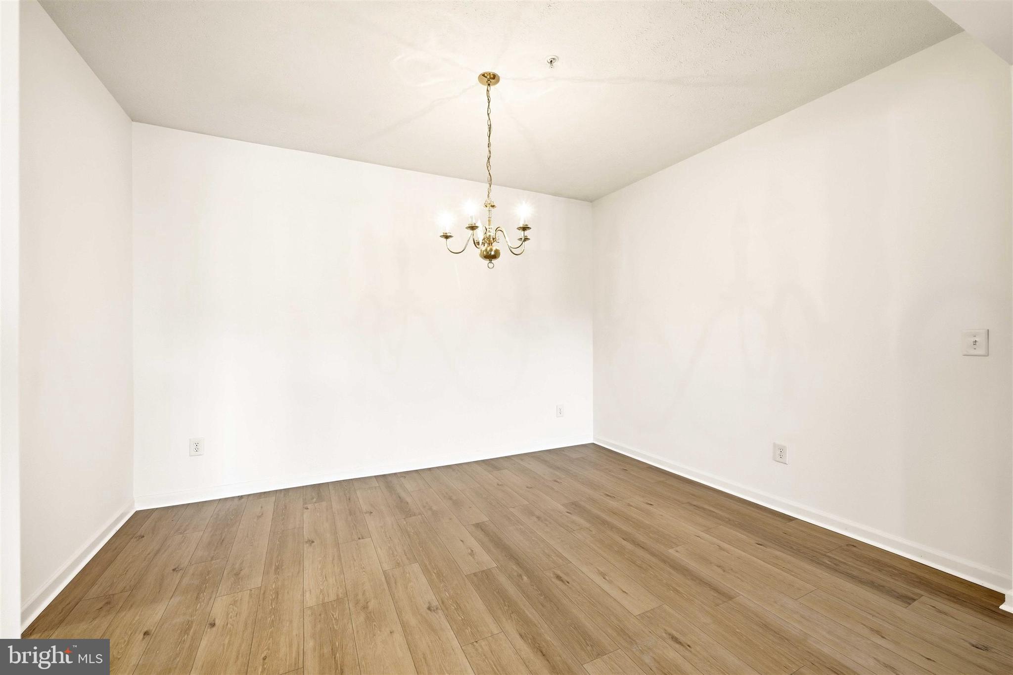 WINDSOR AT PERRY HALL FARMS - Residential