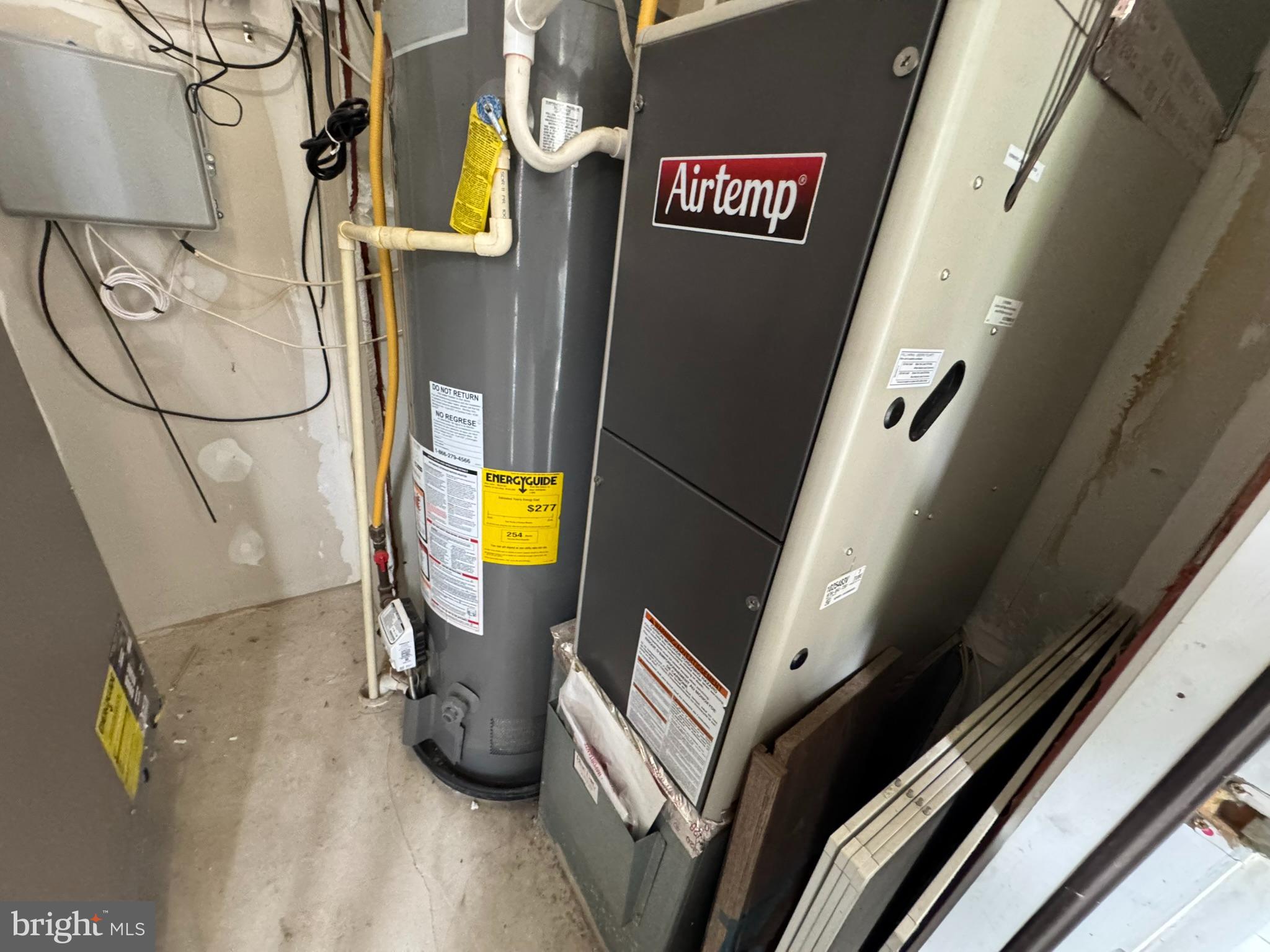 WINDSOR AT PERRY HALL FARMS - Residential