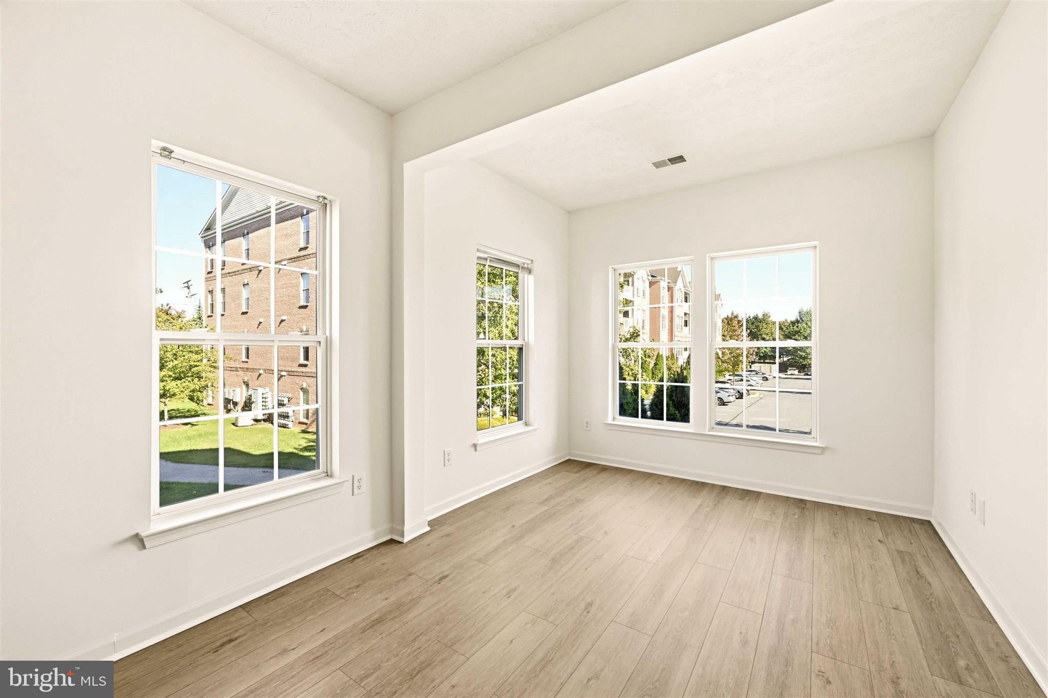 WINDSOR AT PERRY HALL FARMS - Residential