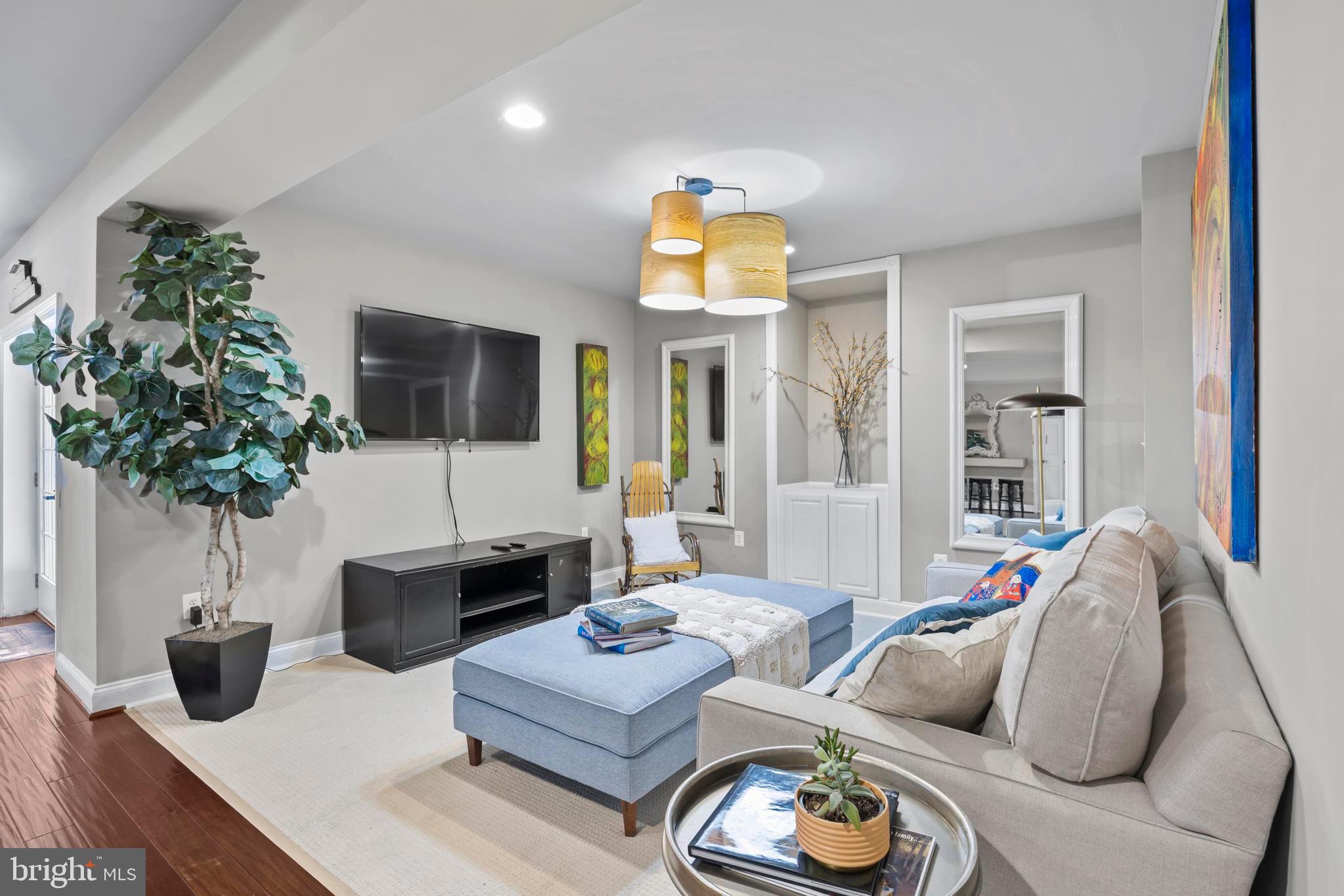 BELMONT COUNTRY CLUB - Residential