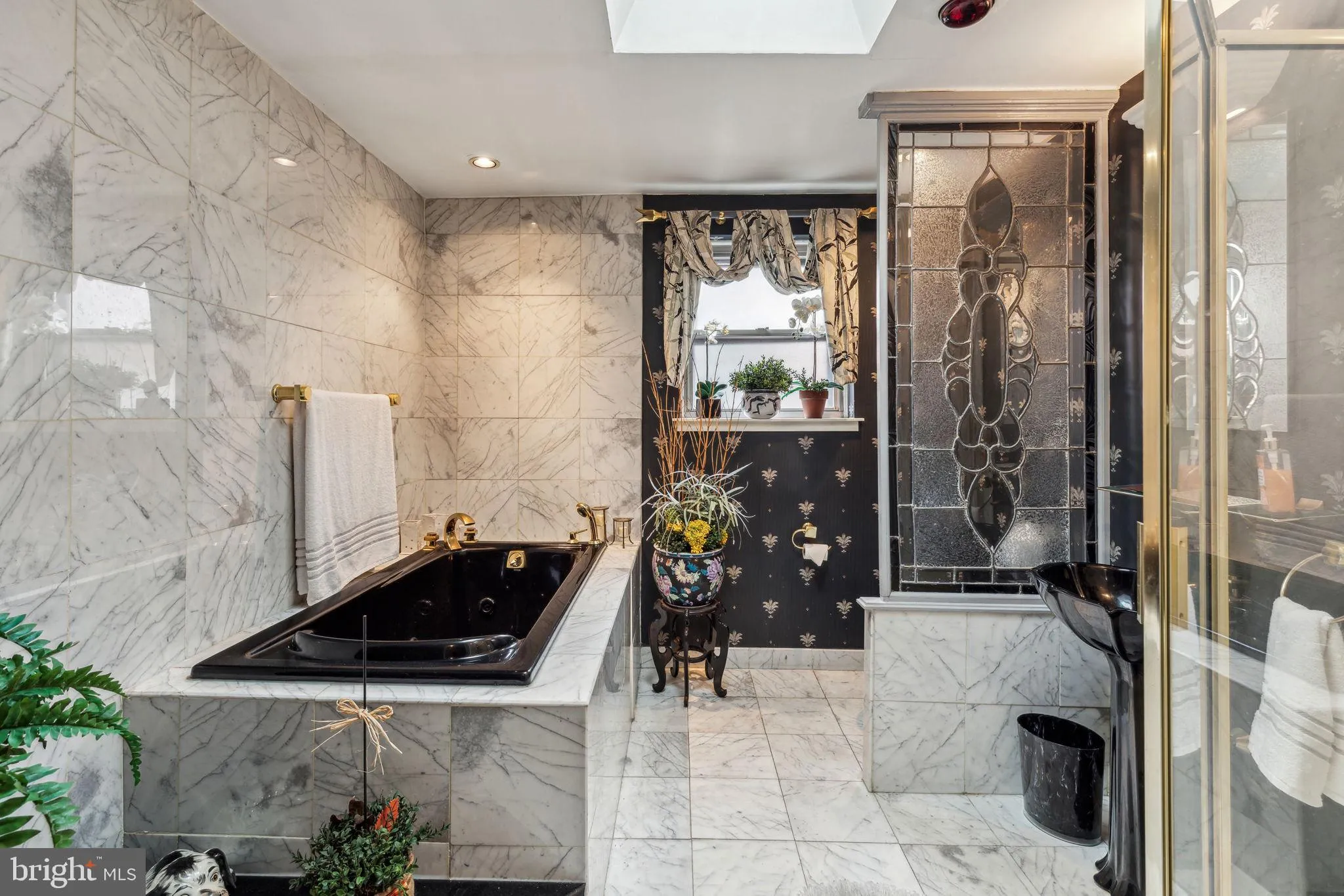 Philadelphia, Pennsylvania 19103, United States, 4 Bedrooms Bedrooms, ,5 BathroomsBathrooms,Residential,Active,117801