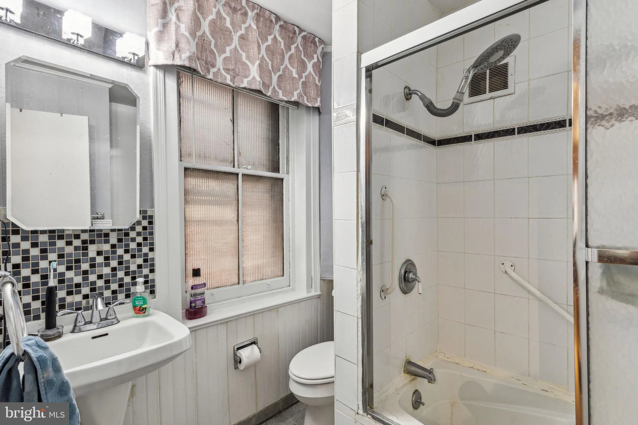 Philadelphia, Pennsylvania 19103, United States, 4 Bedrooms Bedrooms, ,5 BathroomsBathrooms,Residential,Active,117801