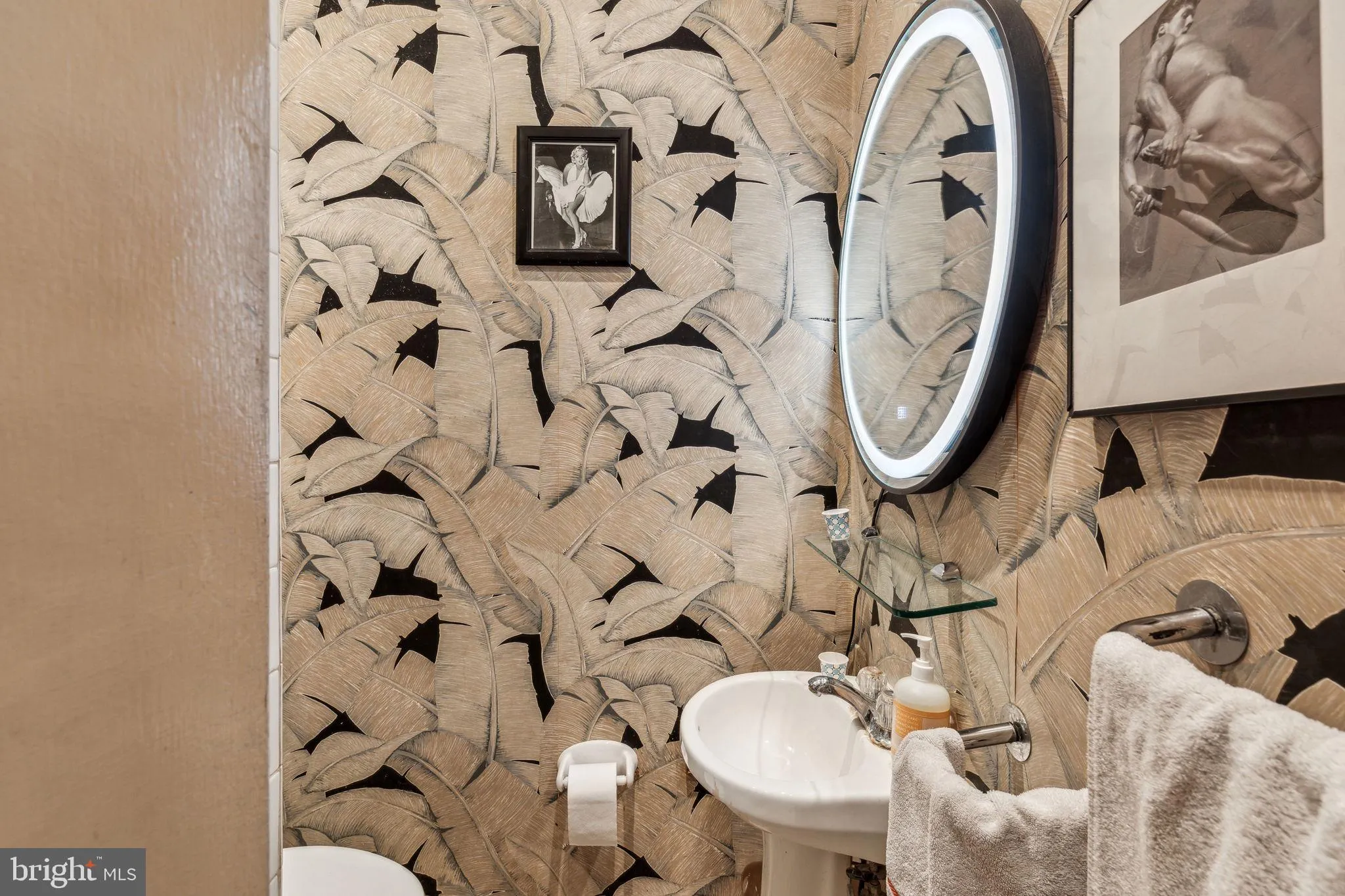 Philadelphia, Pennsylvania 19103, United States, 4 Bedrooms Bedrooms, ,5 BathroomsBathrooms,Residential,Active,117801