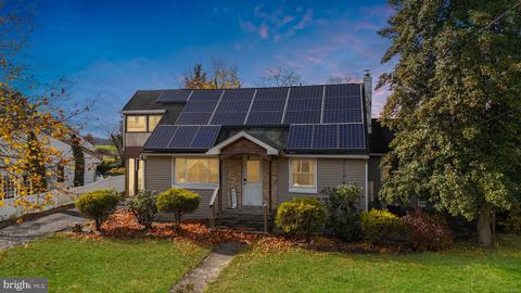 6 CYPRESS AVENUE HAMMONTON NJ 08037