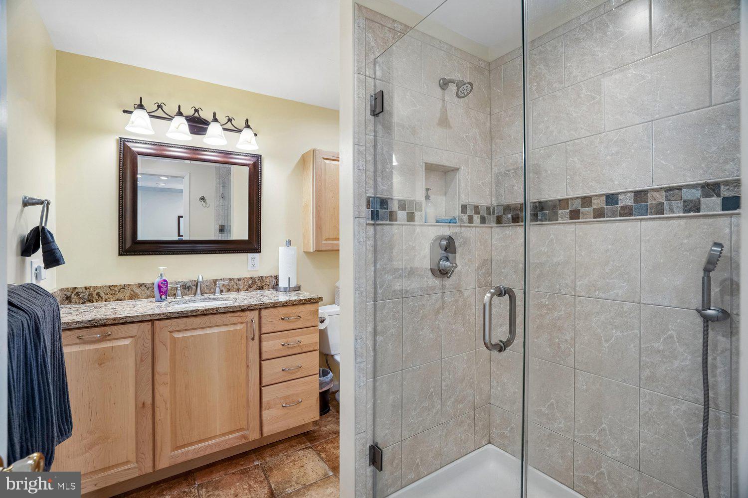 HICKORY HOLLOW - Residential