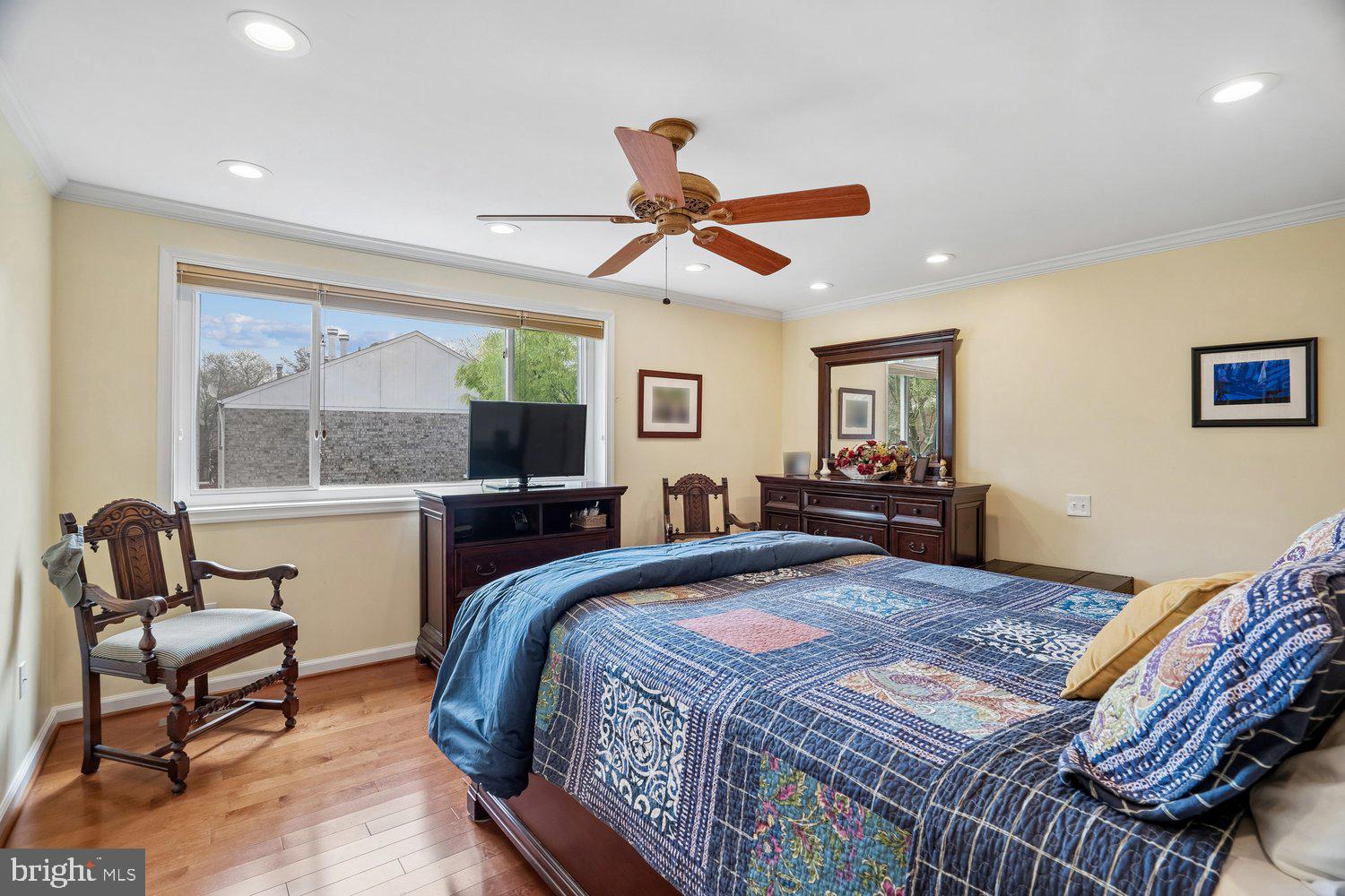 HICKORY HOLLOW - Residential